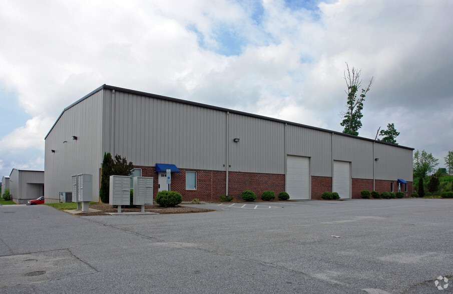 336 Habersham Rd, High Point, NC for lease - Building Photo - Image 2 of 7