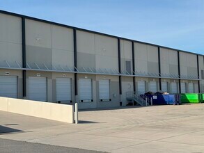 1021 Crews Commerce Dr, Orlando, FL for lease Building Photo- Image 2 of 5