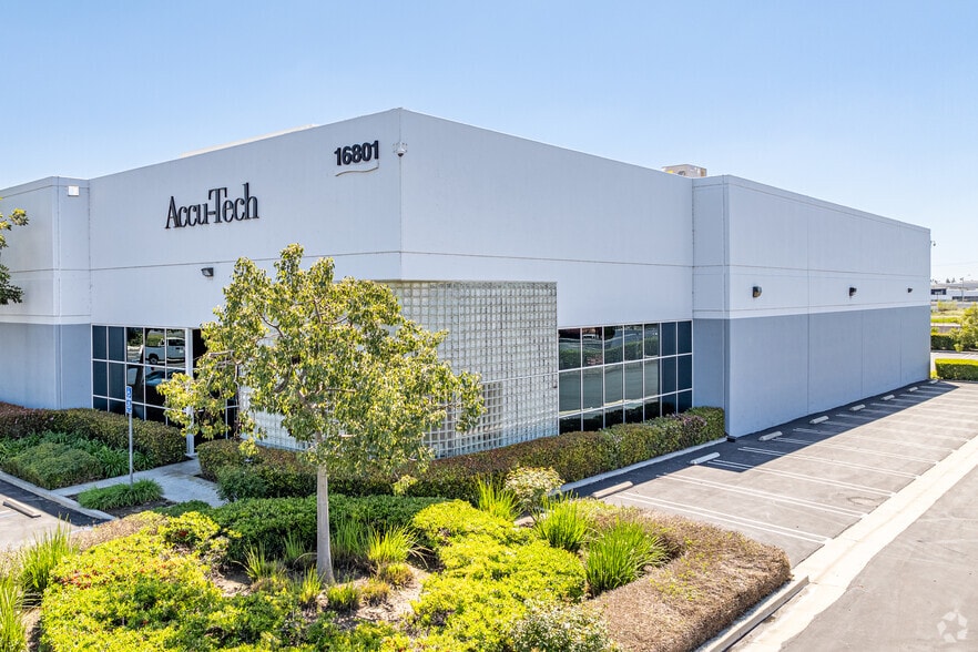 16801-16831 Knott Ave, La Mirada, CA for lease - Building Photo - Image 2 of 12