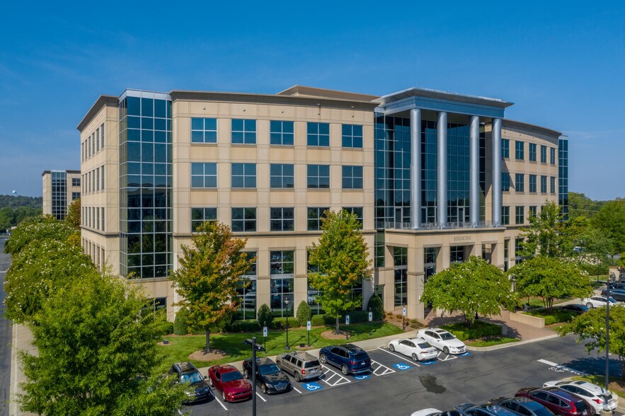 13840 Ballantyne Corporate Pl, Charlotte, NC for lease - Simmons Building - Image 1 of 7