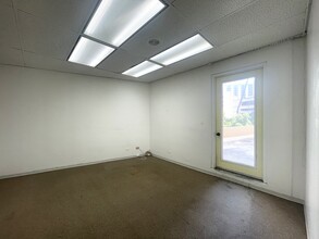 1860 Ala Moana Blvd, Honolulu, HI for lease Interior Photo- Image 1 of 3