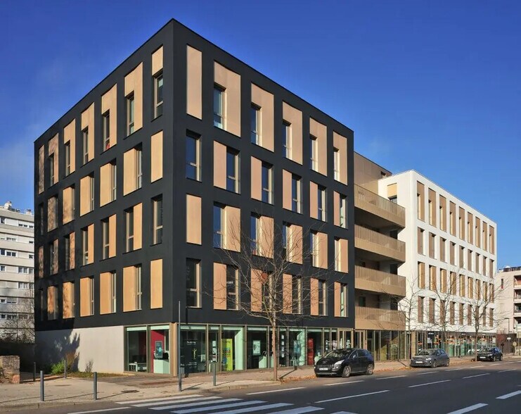 Office in for lease - Building Photo - Image 3 of 14