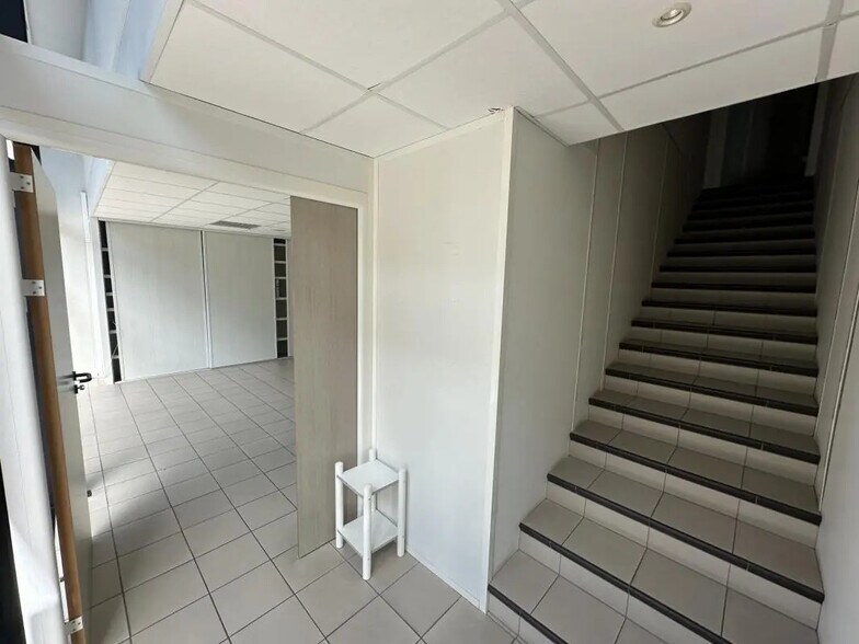 Retail in Puget-sur-Argens for sale - Interior Photo - Image 3 of 13