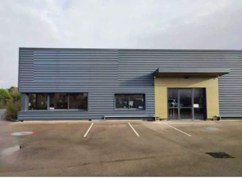 Flex in Arnas for lease Building Photo- Image 1 of 4