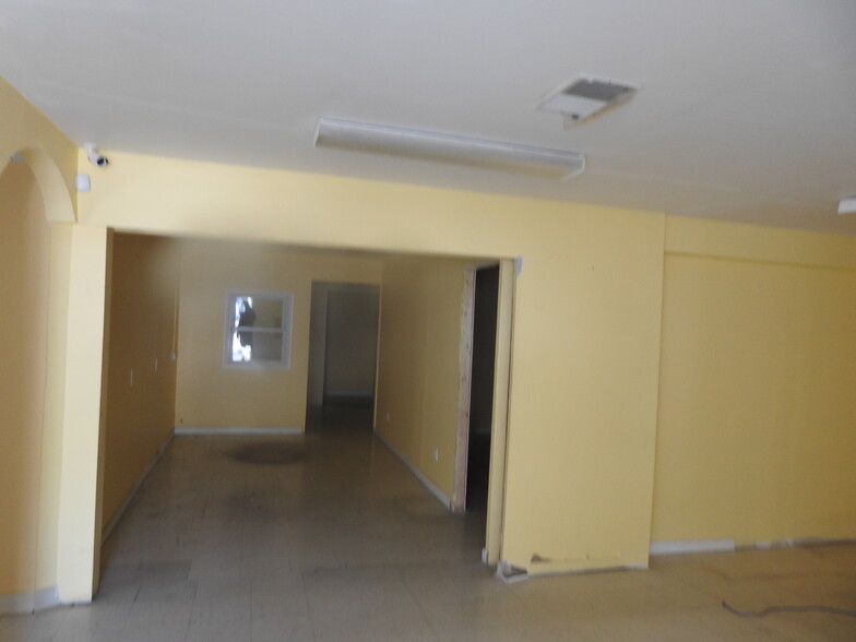 4215 Howard Ave, Kensington, MD for lease - Interior Photo - Image 2 of 5