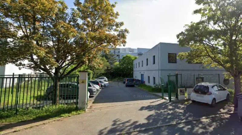 Office in Créteil for lease Building Photo- Image 1 of 7