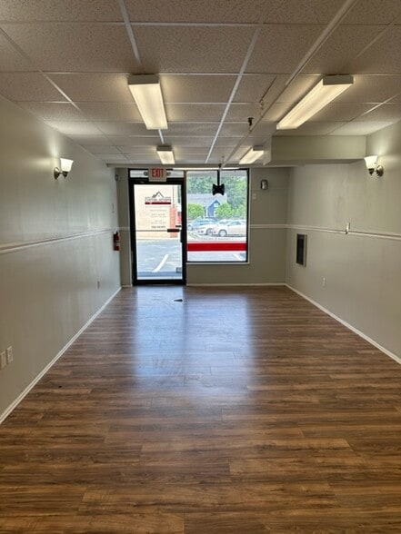 410 Washington St, Holliston, MA for lease - Building Photo - Image 2 of 4