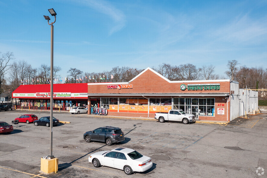 54-58 E Suffolk Ave, Central Islip, NY for lease - Building Photo - Image 1 of 5