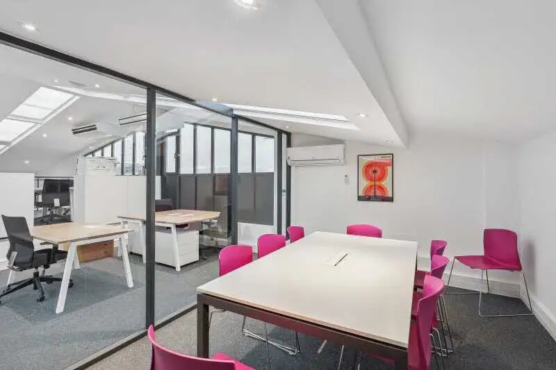 Office in Paris for sale Interior Photo- Image 1 of 11