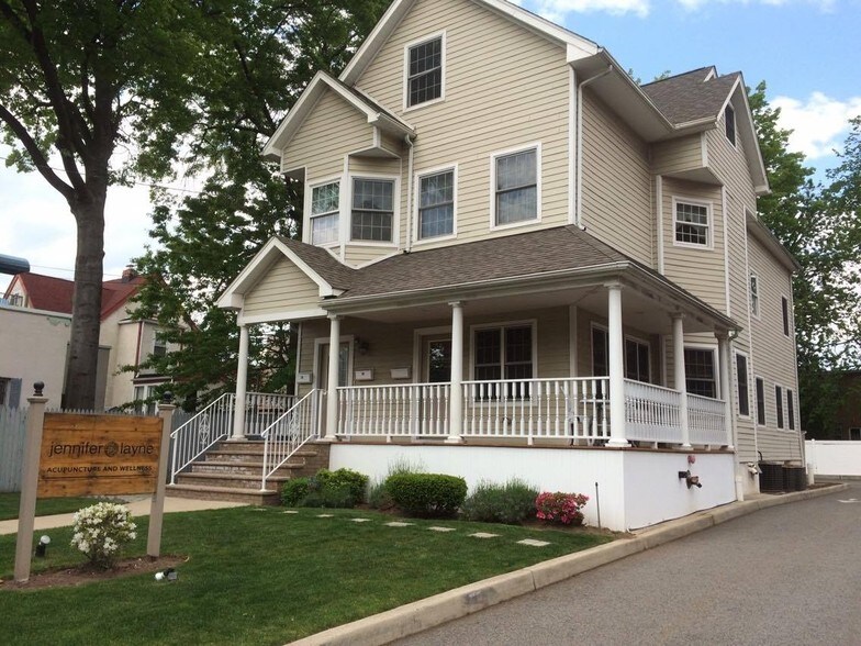 54 Ames Ave, Rutherford, NJ for sale - Primary Photo - Image 1 of 1