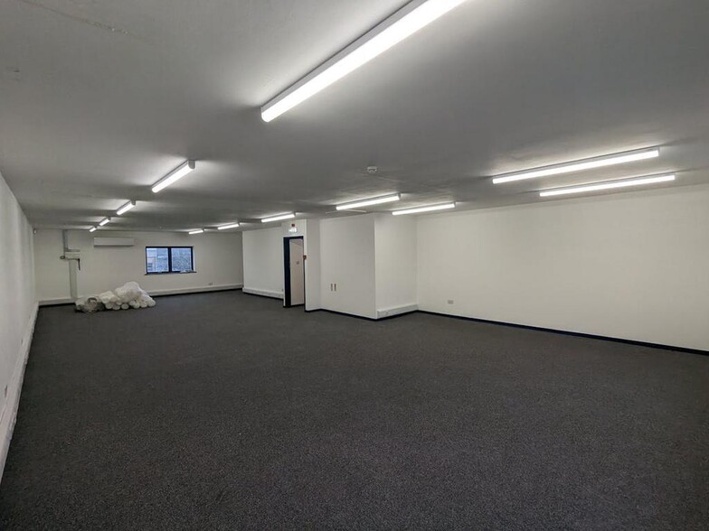 Boundary Rd, Woking for lease - Building Photo - Image 3 of 13