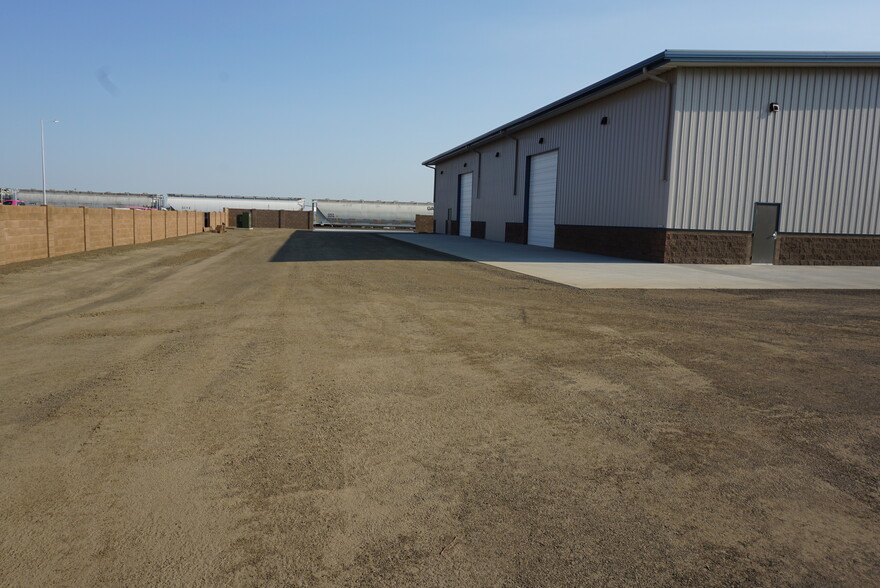 3210 N Rainier Ave, Pasco, WA for lease - Building Photo - Image 3 of 8