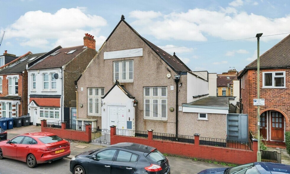 15A Wilberforce Rd, London, NW9 6AY Specialty for Sale