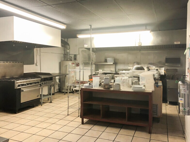 129-131 E Front St, Plainfield, NJ for sale - Interior Photo - Image 1 of 1