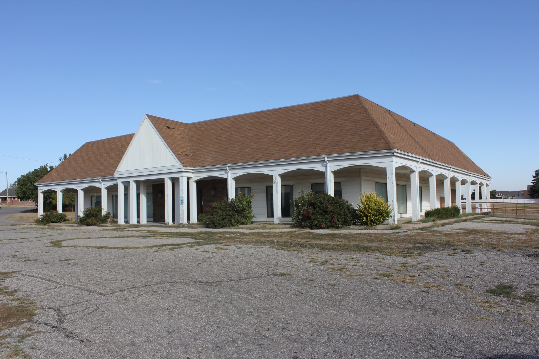 408 W Frontview St, Dodge City, KS for sale Building Photo- Image 1 of 1