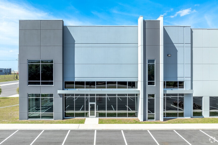 C Fred Jones Blvd, Auburndale, FL for lease - Building Photo - Image 2 of 9