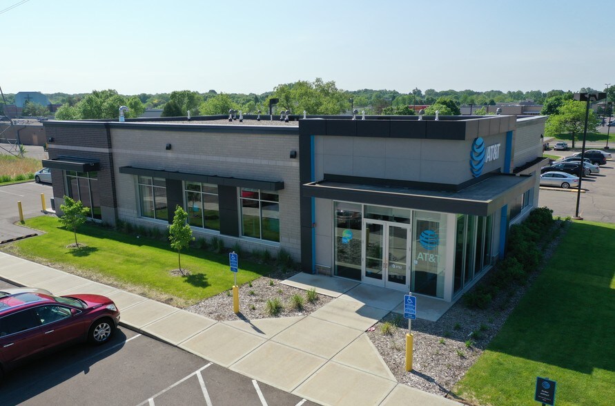 3070 White Bear Ave N, Maplewood, MN 55109