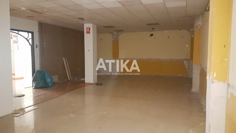 Retail in Ontinyent for lease - Building Photo - Image 3 of 10