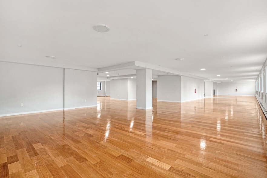 2317 Cambreleng Ave, Bronx, NY for sale - Building Photo - Image 1 of 1