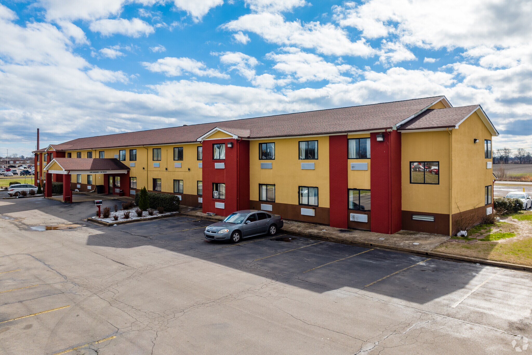 1400 Vaden Ave, Union City, TN for sale Building Photo- Image 1 of 1