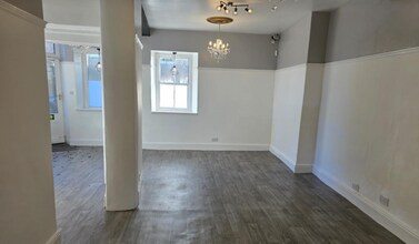 31 Church St, Tetbury for lease Interior Photo- Image 2 of 3