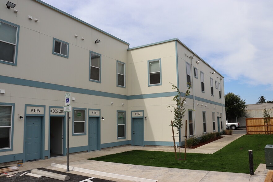 119 S Wasson St, Coos Bay, OR for sale - Building Photo - Image 3 of 10