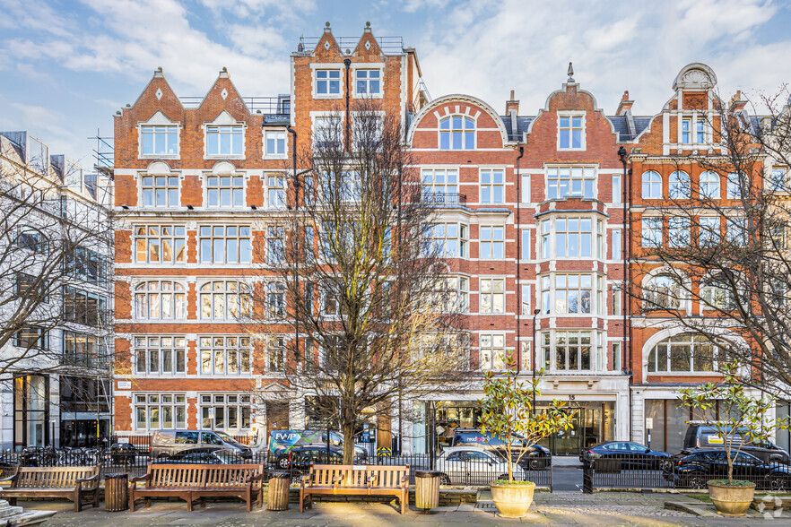 15-18 Golden Sq, London for sale - Primary Photo - Image 1 of 1