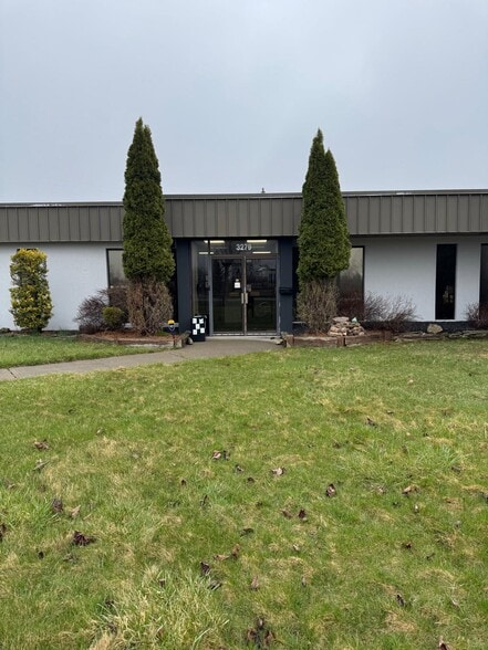 3279 Grand Island Blvd, Grand Island, NY for lease - Building Photo - Image 1 of 3