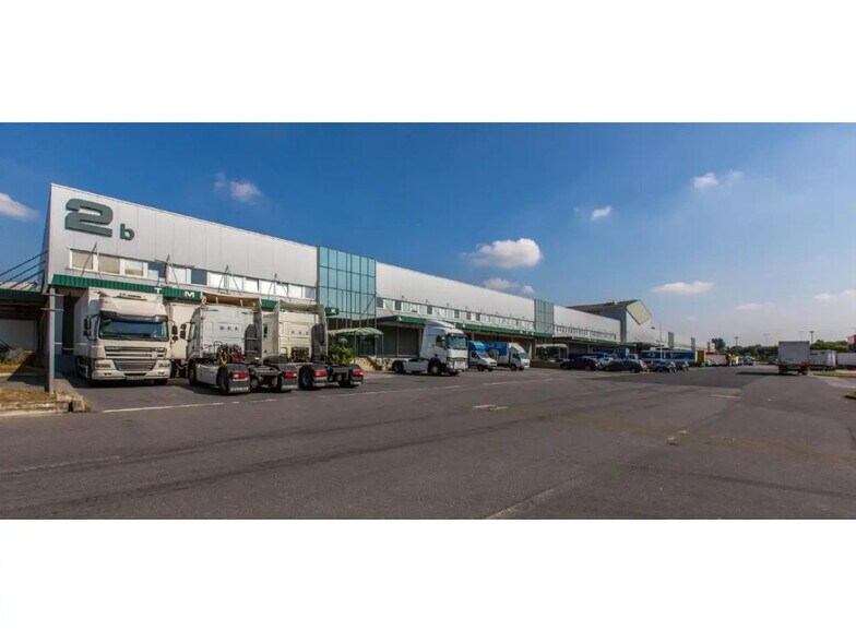 Flex in Aulnay-sous-Bois for lease - Building Photo - Image 1 of 6