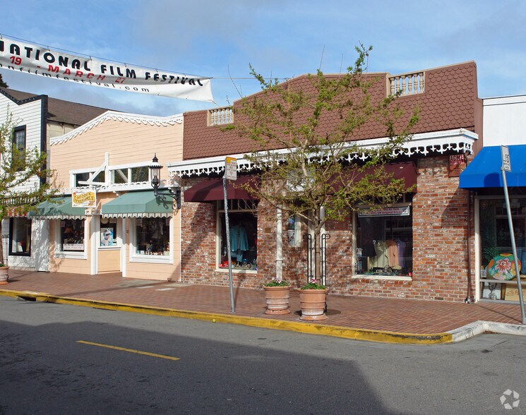 30-32 Main St, Tiburon, CA for lease - Building Photo - Image 2 of 8