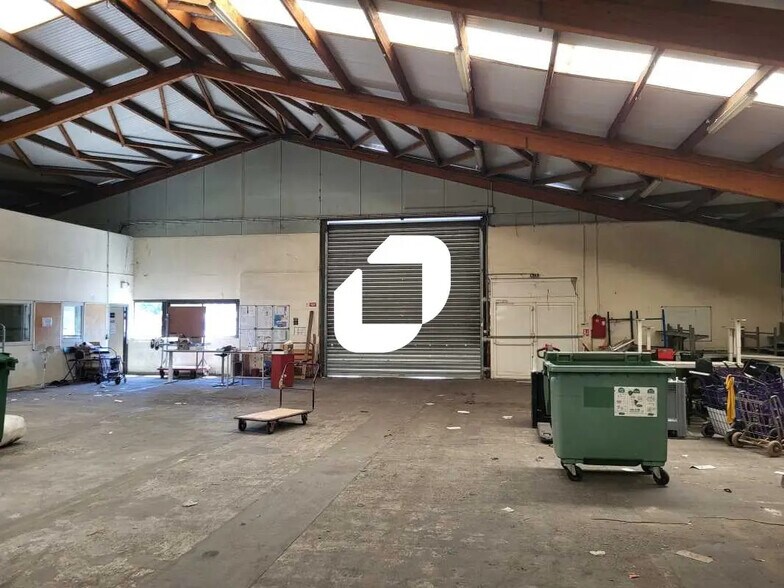 Office in Gradignan for lease - Interior Photo - Image 3 of 9