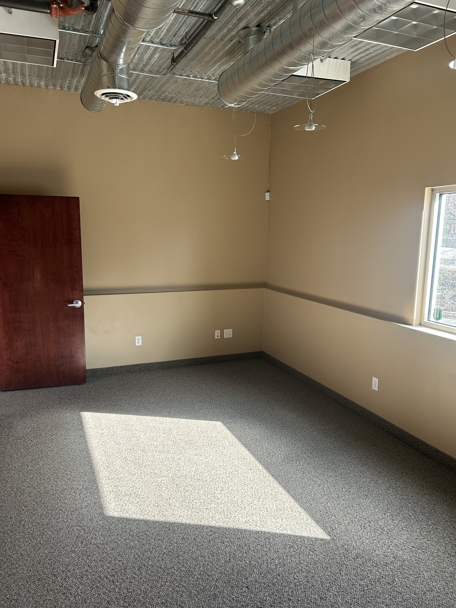 1821 W 5th Ave, Spokane, WA for lease Interior Photo- Image 1 of 10