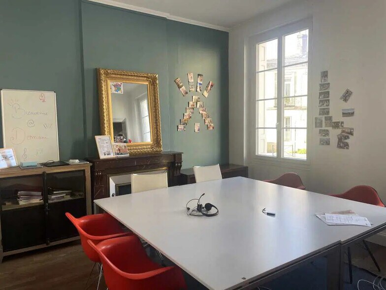 Office in Bordeaux for sale - Building Photo - Image 1 of 17
