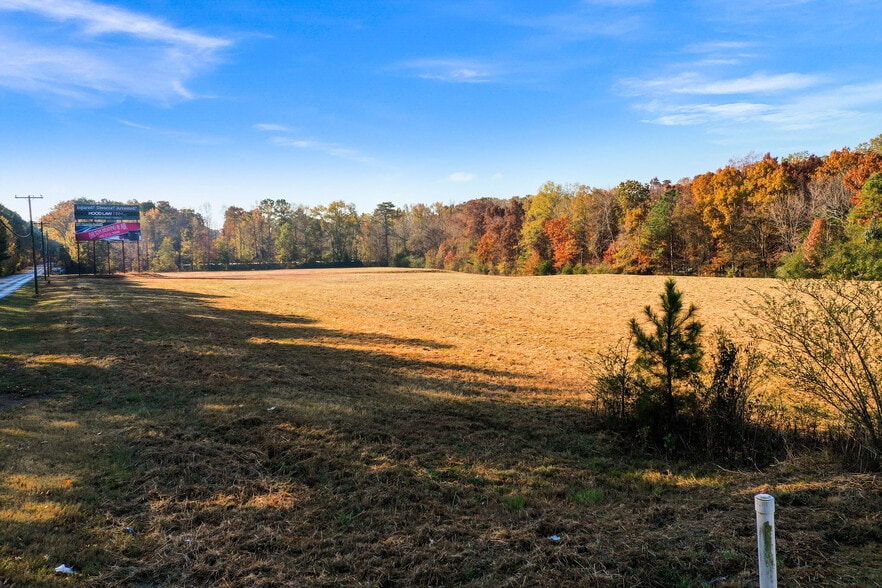 909 Curtis Parkway Southeast, Calhoun, GA for sale - Primary Photo - Image 3 of 13