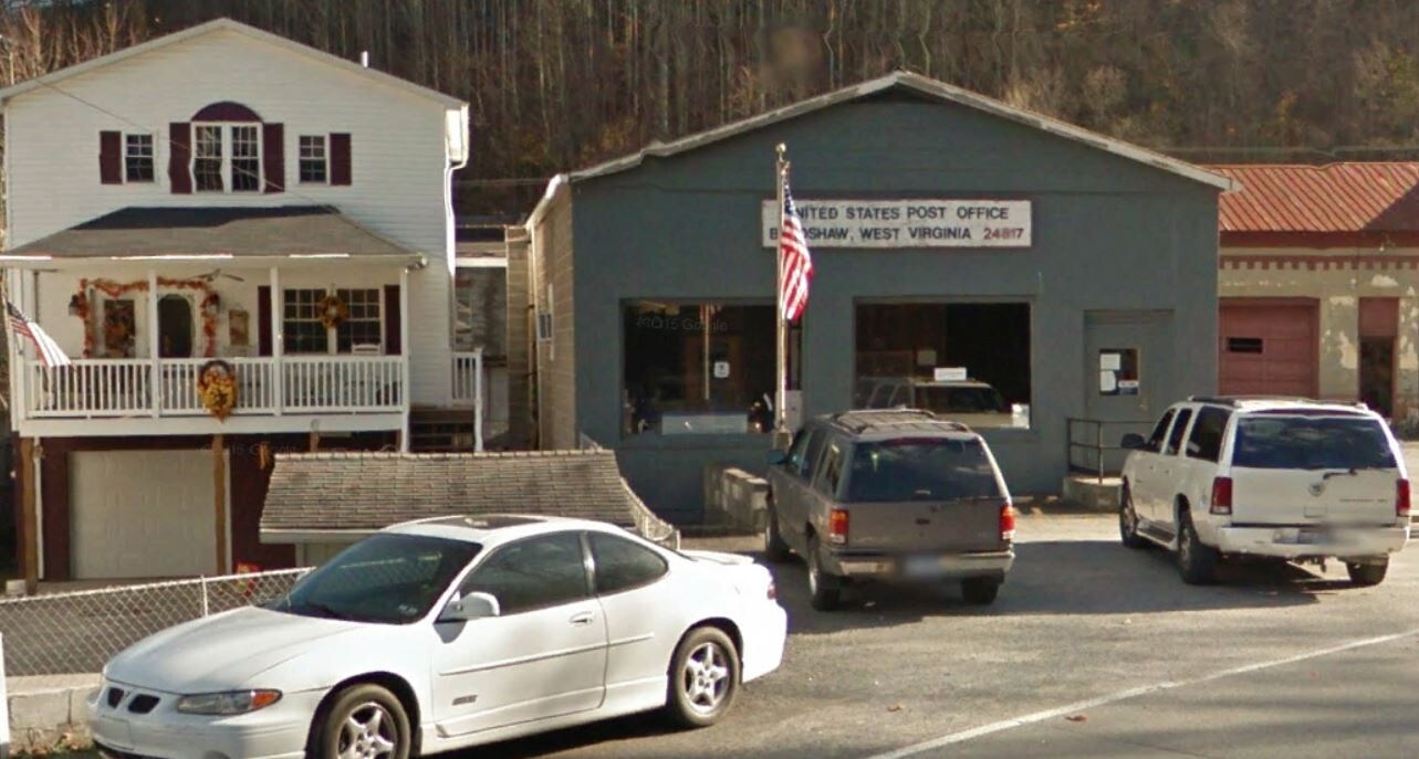 58 Mountaineer Hwy, Bradshaw, WV 24817