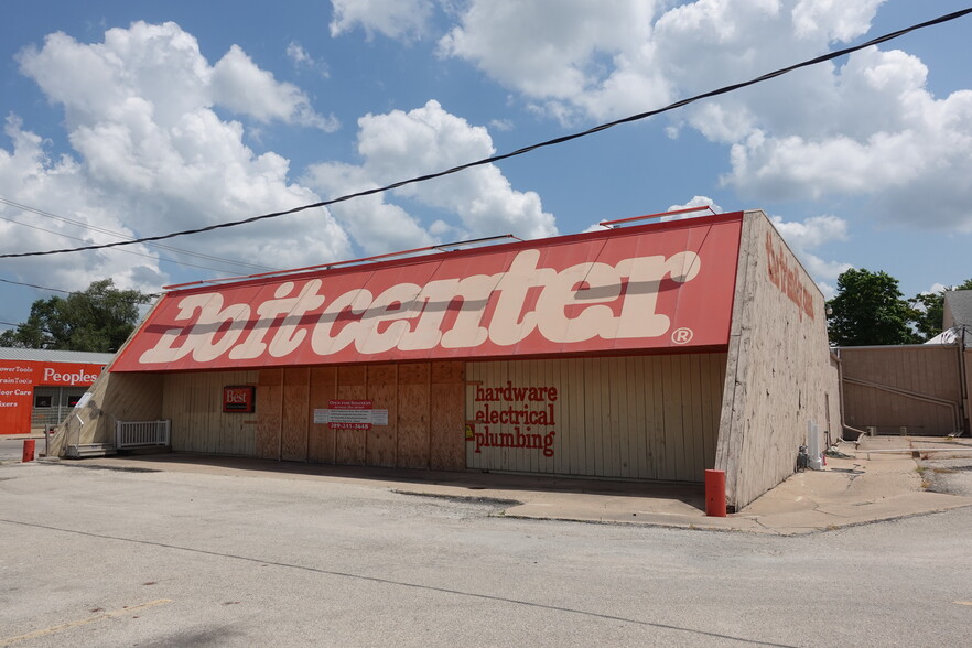 468 E Berrien St, Galesburg, IL for sale - Building Photo - Image 1 of 15