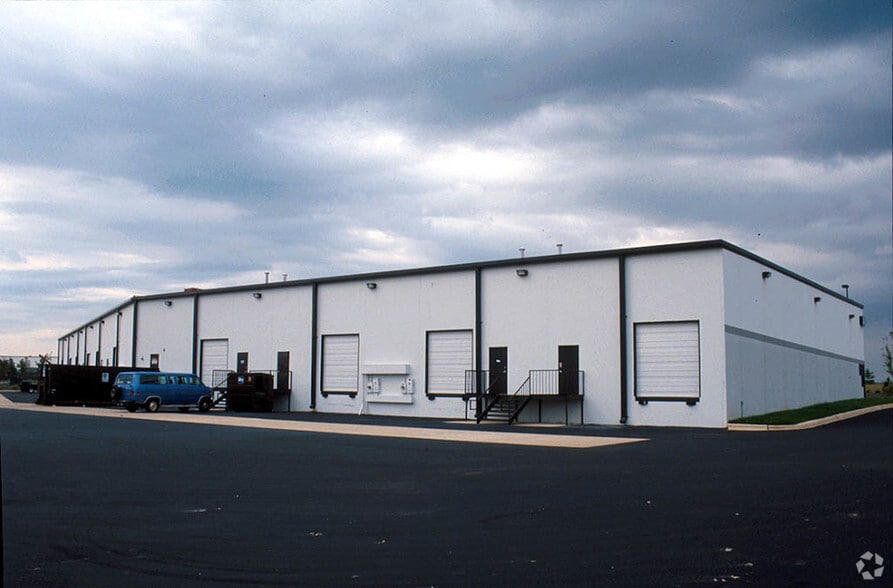 2300 Westinghouse Blvd, Raleigh, NC for lease - Building Photo - Image 2 of 9
