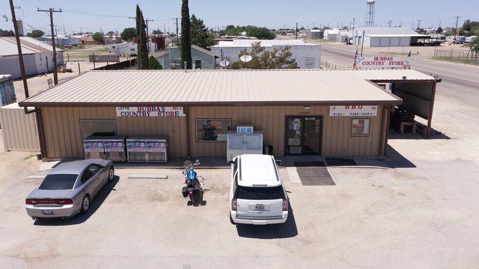 104 W Gulf Ave, Goldsmith, TX 79741