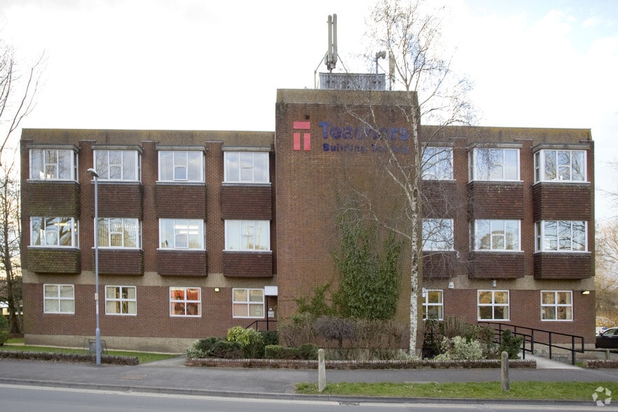 Allenview Rd, Wimborne, BH21 1AG