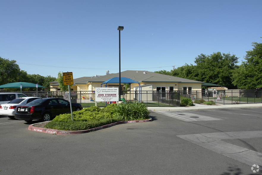 401 Lesher Ave, Merced, CA for lease - Building Photo - Image 2 of 2