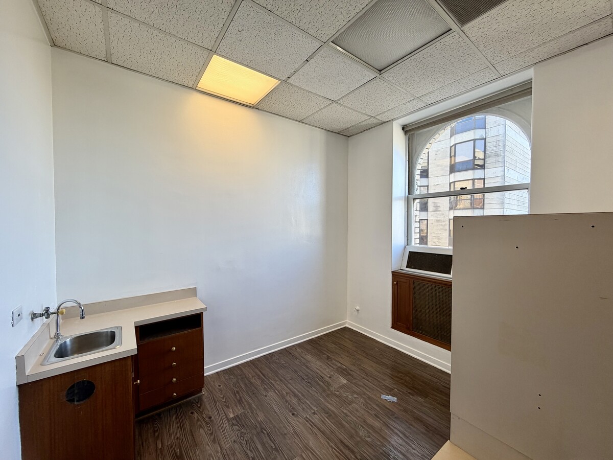 490 Post St, San Francisco, CA 94102 - Unit 1508 - - Interior Photo - Image 2 of 8