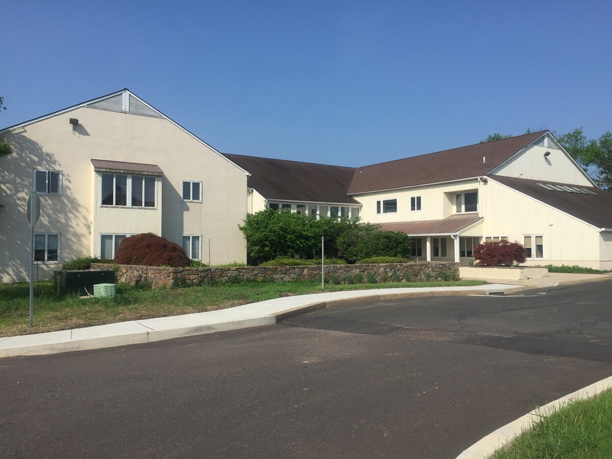 909 Sumneytown Pike, Spring House, PA 19477 Spring House Center