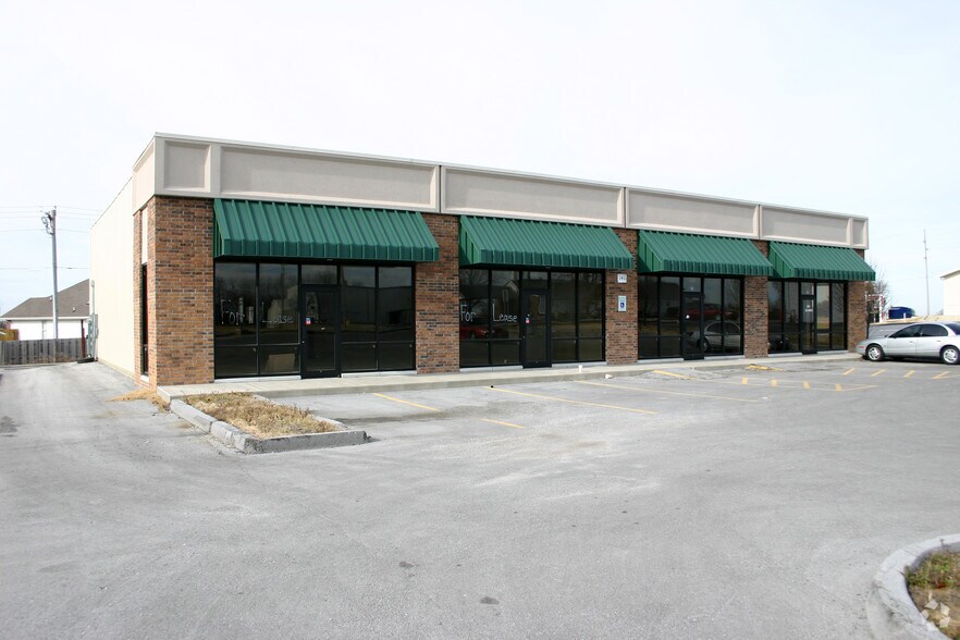 141 S Nicholas Rd, Nixa, MO 65714