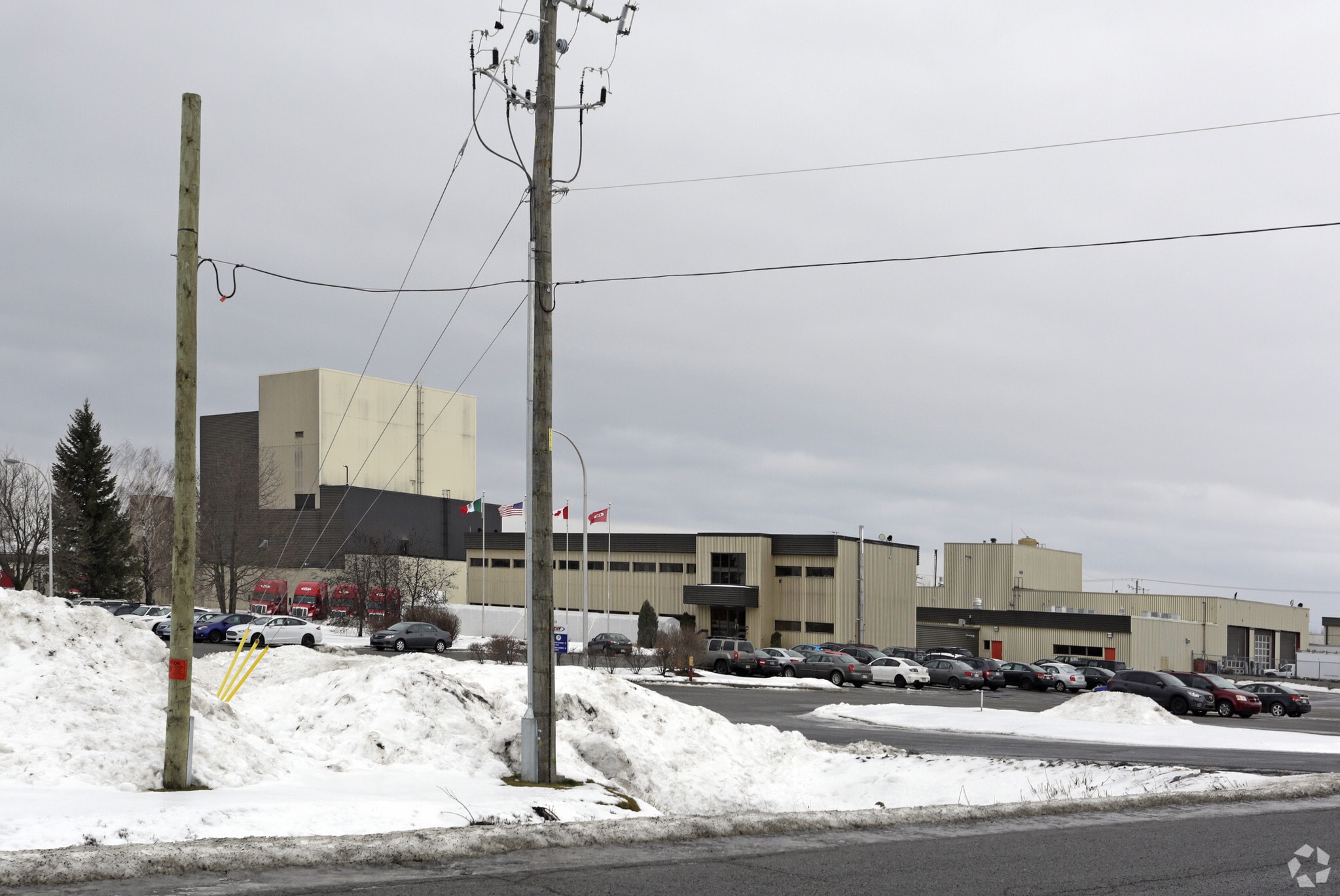 4 Rue Du Transport, Coteau-du-lac, QC for lease Primary Photo- Image 1 of 3