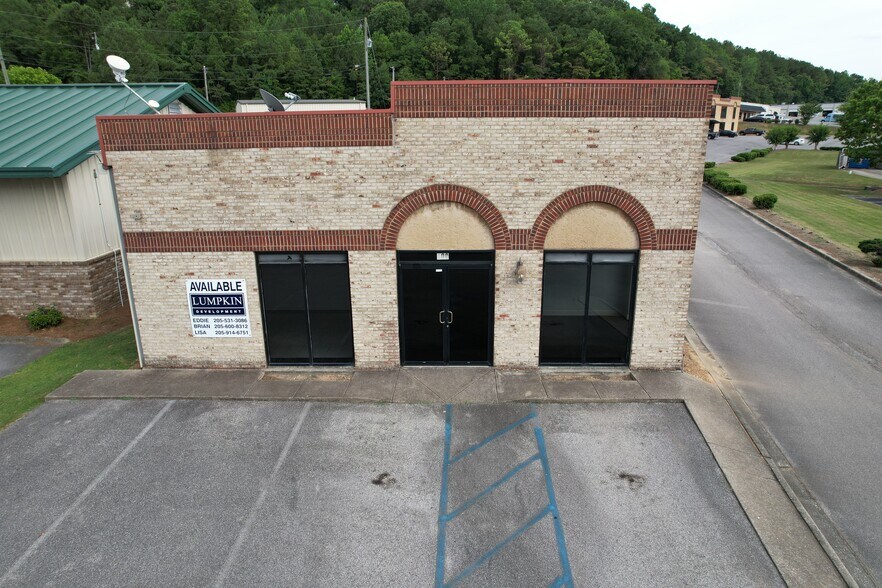100 Yeager Pky, Pelham, AL for lease - Building Photo - Image 1 of 3
