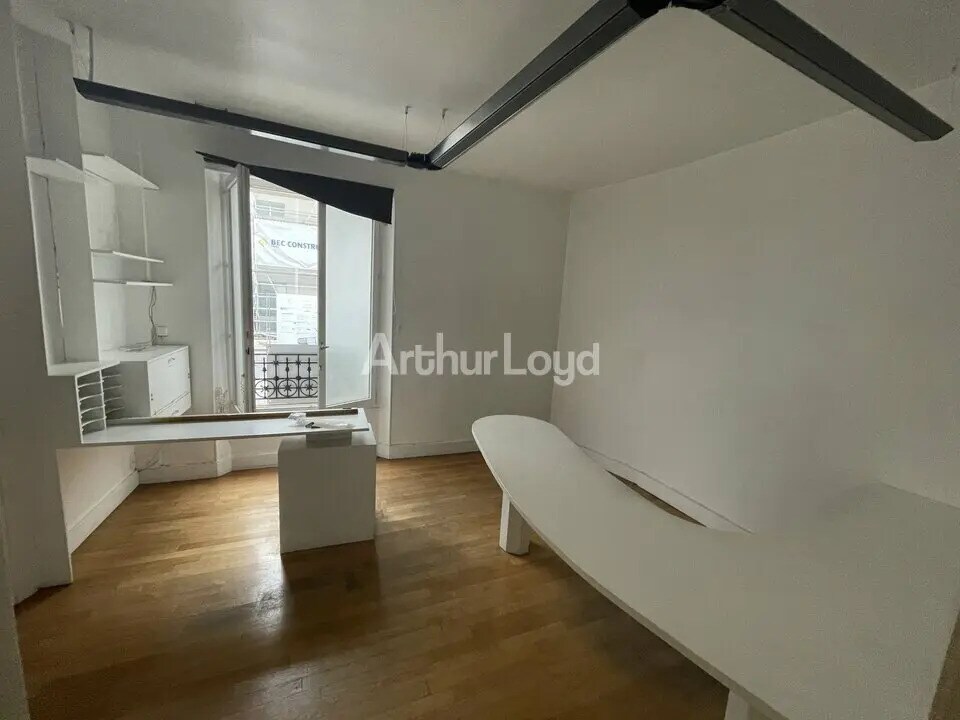 Office in Épernay for lease Interior Photo- Image 1 of 7