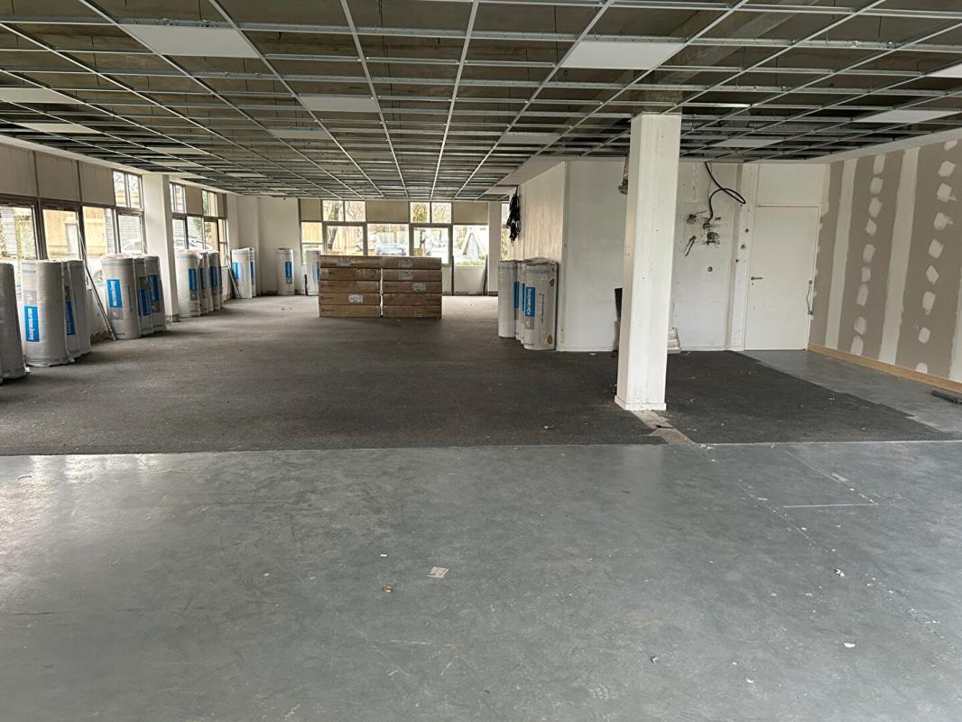 Office in Pessac for lease Building Photo- Image 1 of 7