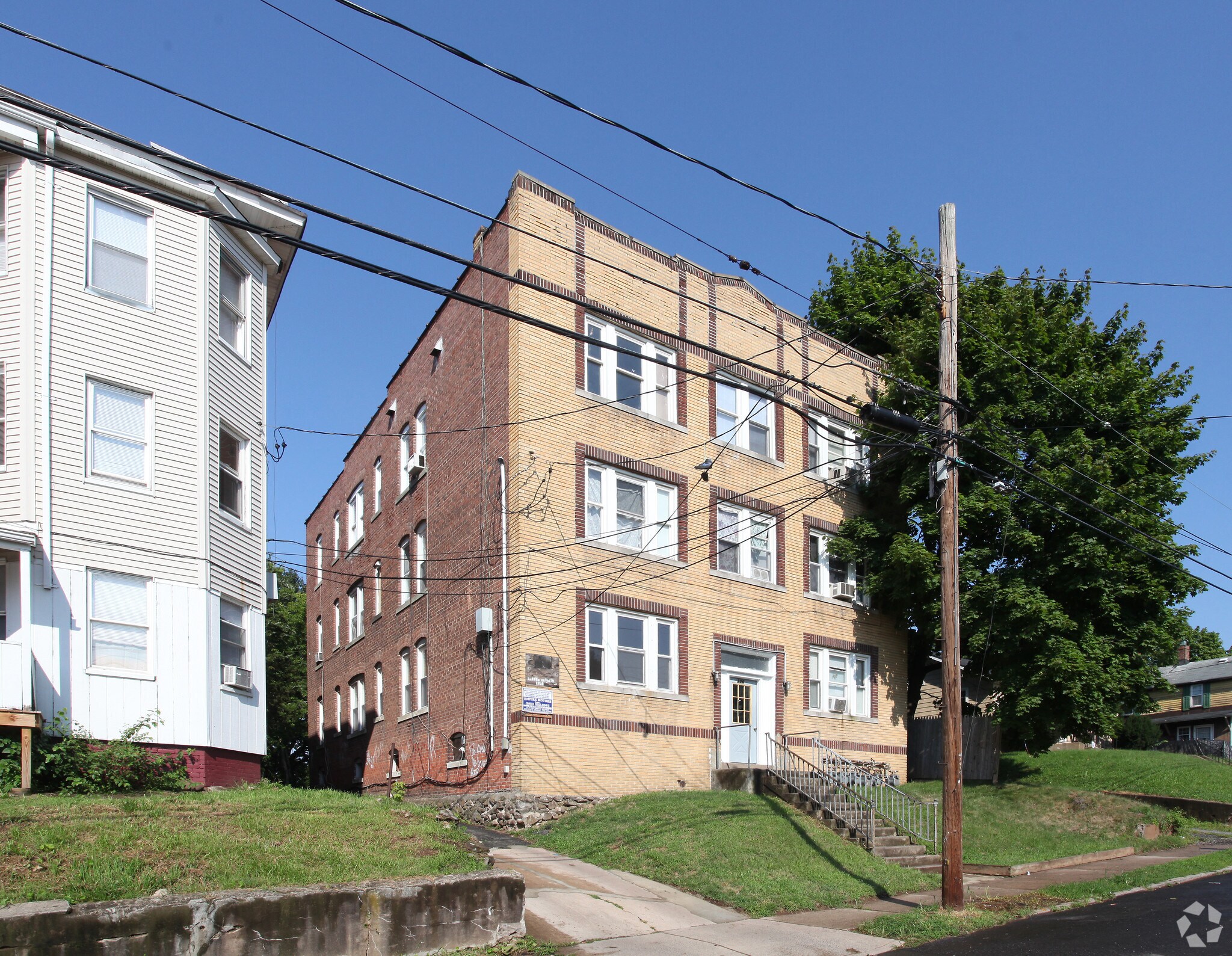 Sexton St, New Britain, CT for sale Primary Photo- Image 1 of 1