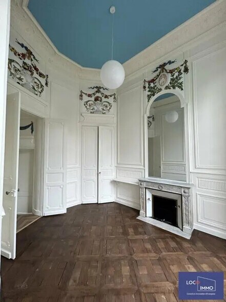 Office in Bordeaux for lease - Interior Photo - Image 3 of 7