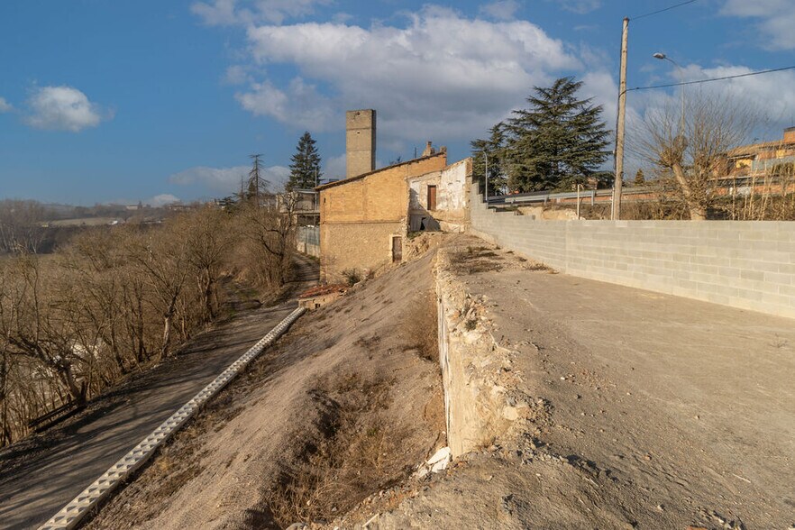 Multifamily in Manlleu, Barcelona for sale - Building Photo - Image 3 of 12